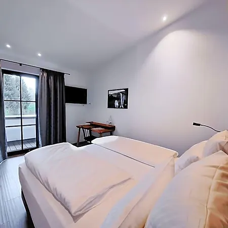 Motelplushotel Biggeseefront