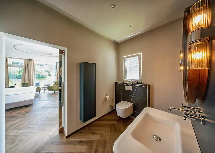 Motelplushotel Biggeseefront * Olpe bei Meschede